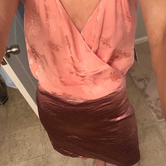 Express pink floral bodysuit - Picture 2 of 4